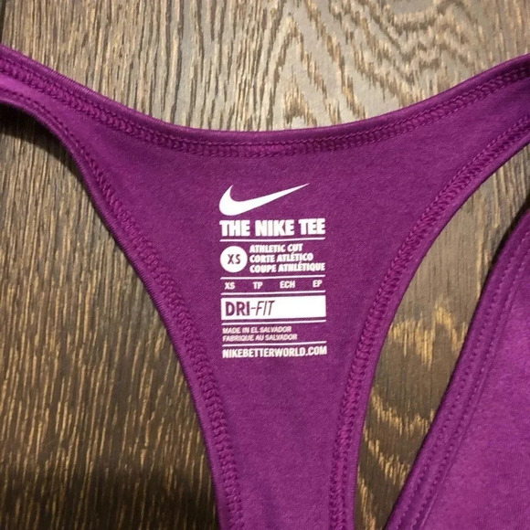 Women’s Nike athletic tank - Picture 3 of 4